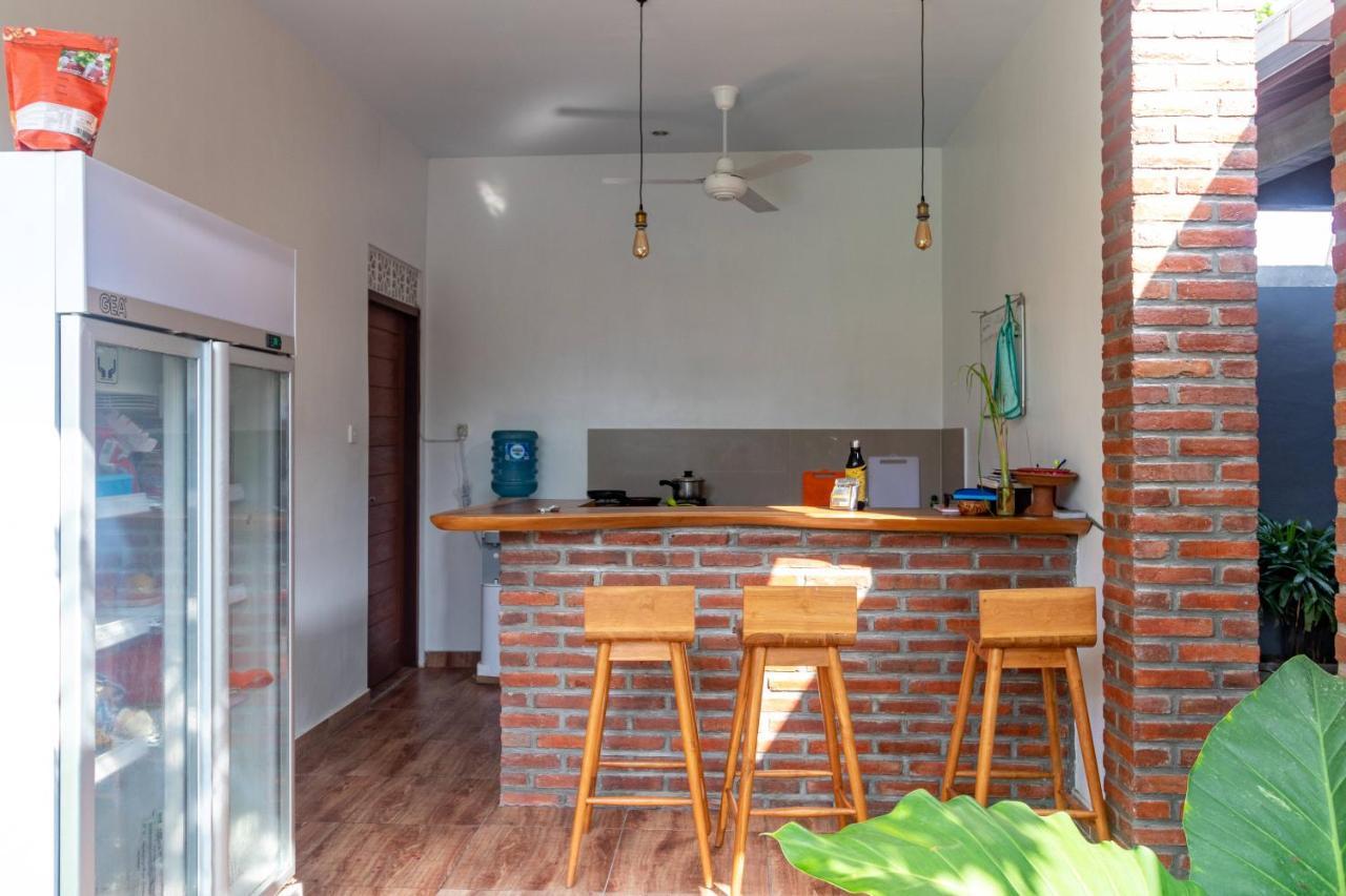 Pondok Juli Canggu Exteriör bild