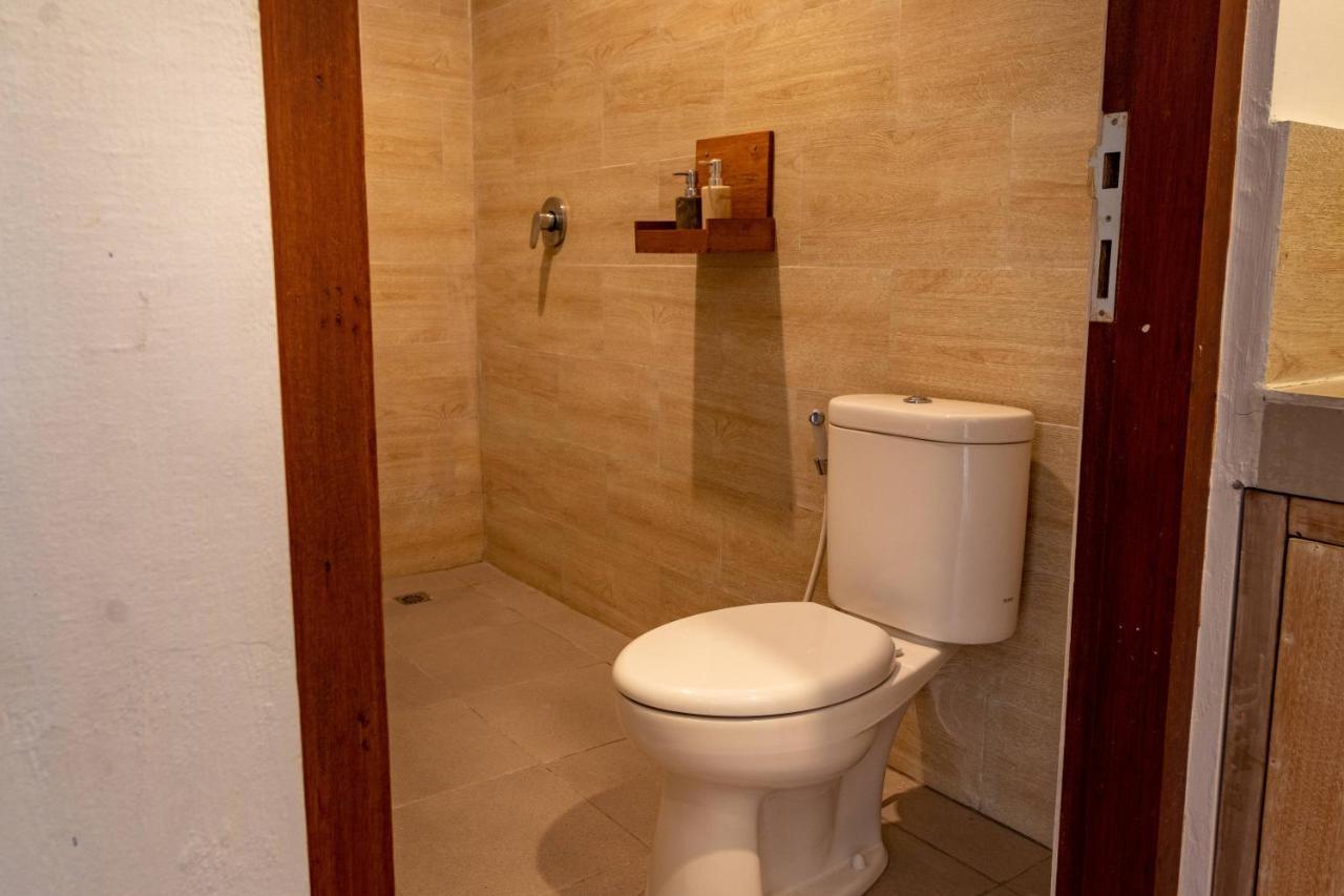 Pondok Juli Canggu Exteriör bild